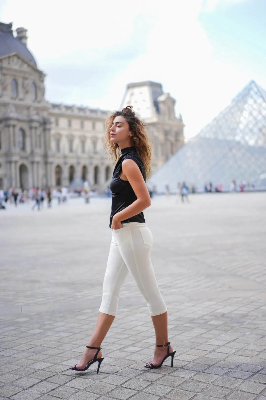 Capris Ultra Stretch Skinny Pants in Dark Green
