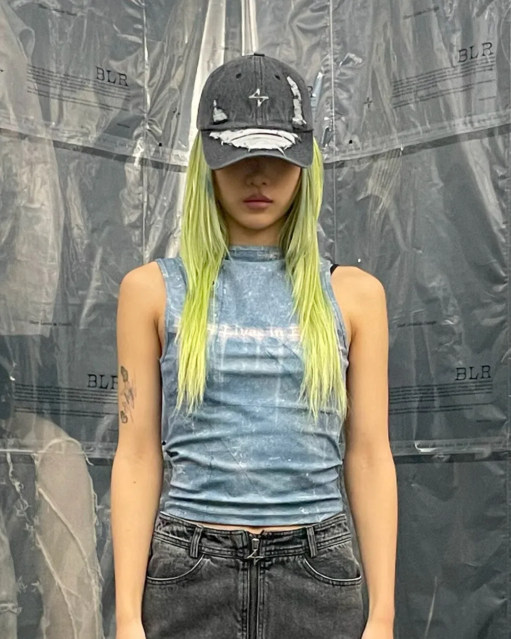 Grunge denim cap black & white